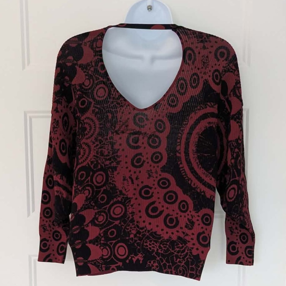 Desigual Red Black Printed Knit Top Size S Keyhole Neck 3/4 Sleeve - Picture 2 of 7